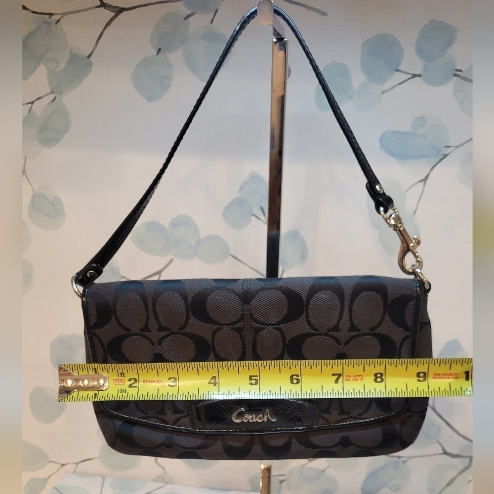 Coach Signature Black Jacquard Wristlet Purse. - Picture 4 of 6